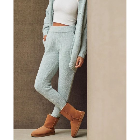 🎁 UGG Women's Classic Short II Boot - Picture 1 of 12